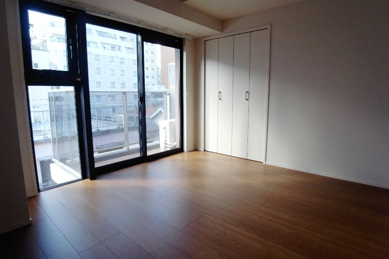 居室・リビング　こちらの居間で趣味の時間をお楽しみください