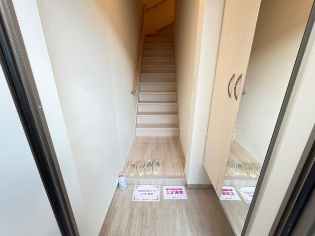 ベース新田南 IIの玄関写真