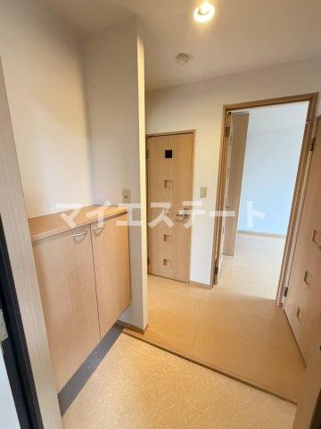 玄関　同型・現況優先（写真は102）