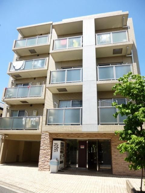 建物外観　★千歳烏山駅から徒歩３分