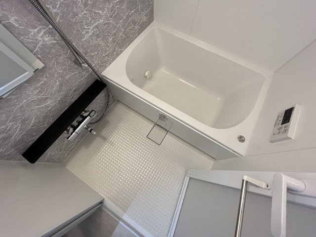 バス・シャワールーム　コンパクトで使いやすいお風呂です