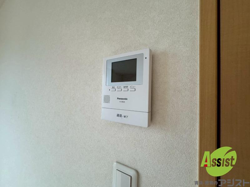 セキュリティ　ＴＶモニター付インターホンです。来客者の顔が見えるので安心！