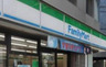 コンビニ　ファミリーマート 西麻布霞町店（コンビニ）まで132m