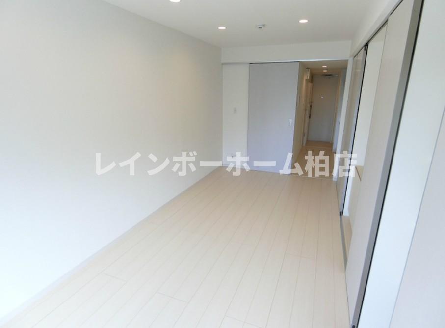 居室・リビング　こちらの居間で趣味の時間をお楽しみください