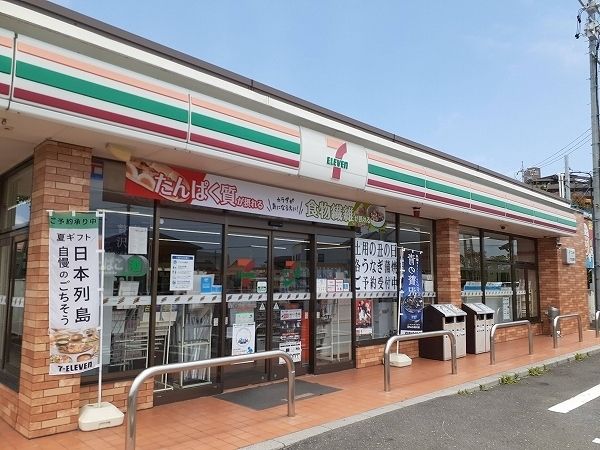 コンビニ　セブンイレブン鈴鹿江島店（コンビニ）まで800m
