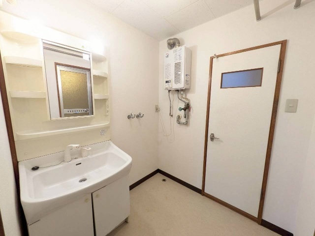 小山内マンションBタイプの内装写真