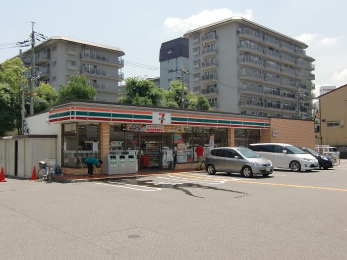 コンビニ　セブンイレブン（コンビニ）まで470m