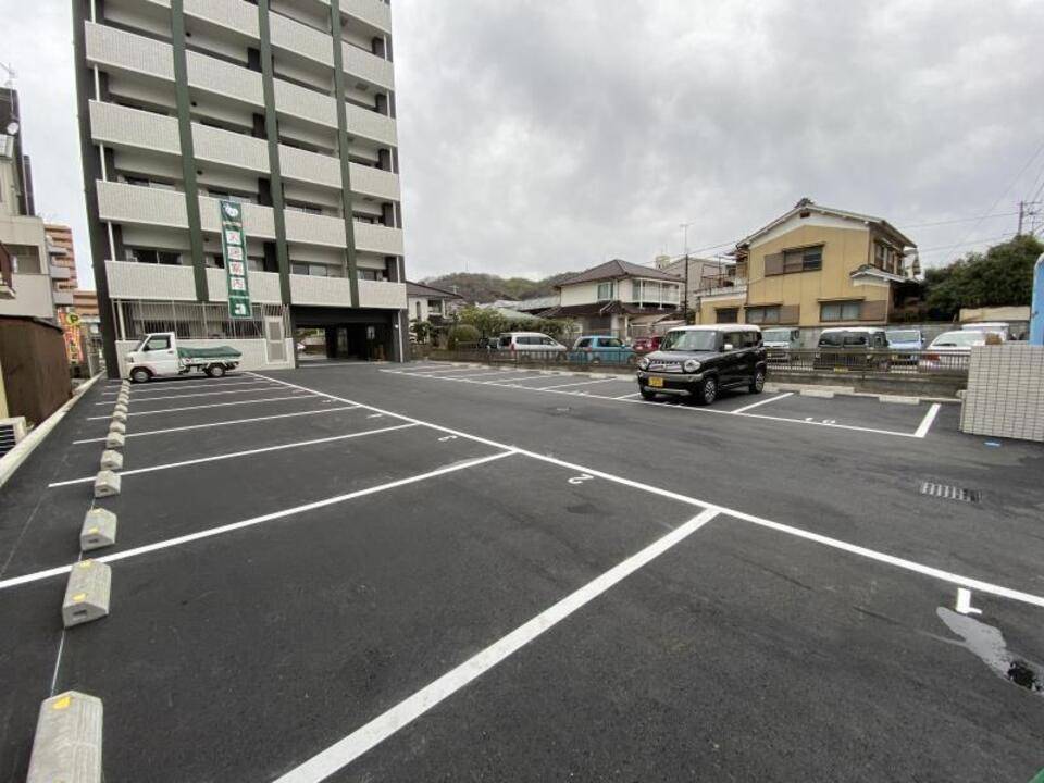 駐車場　駐車場