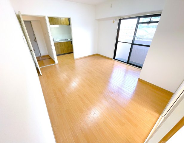 グレースコート尼崎 203の居間写真