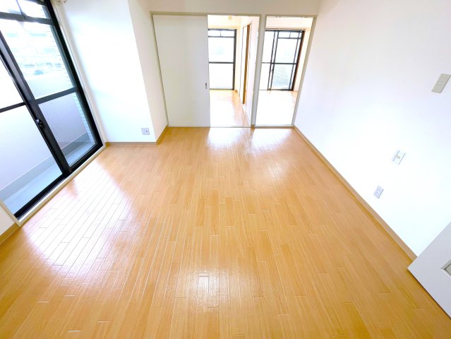 グレースコート尼崎 203の居間写真
