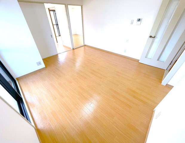 グレースコート尼崎 203の居間写真