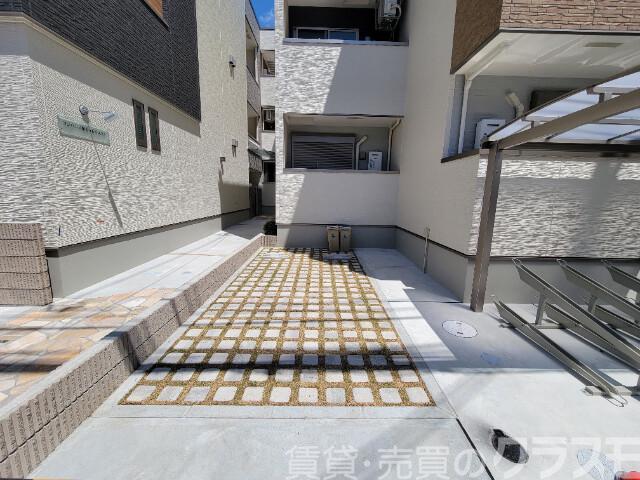 駐車場　敷地内駐車場