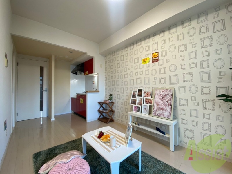 居室・リビング　広くてキレイなお部屋が広がっていて、充実した生活が送れそう。