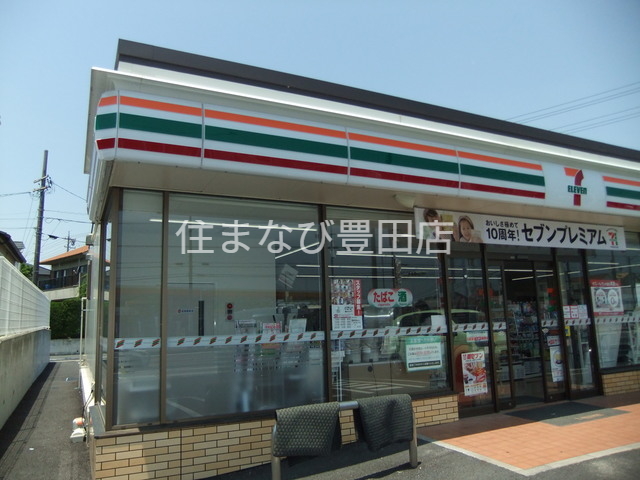 コンビニ　セブンイレブン東郷町春木台店（コンビニ）まで215m