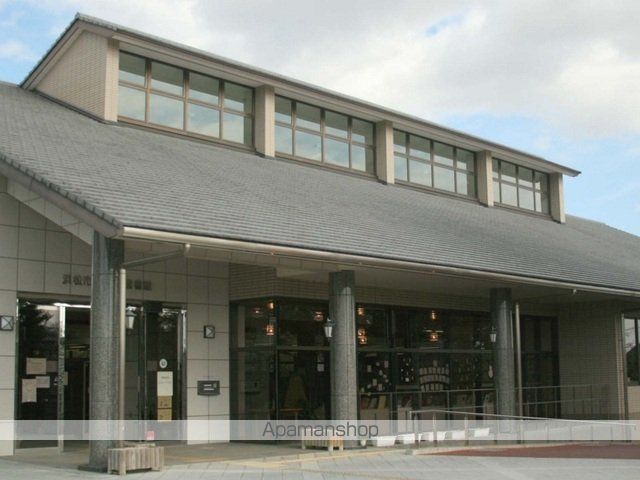 図書館　浜松市立雄踏図書館（図書館）まで400m