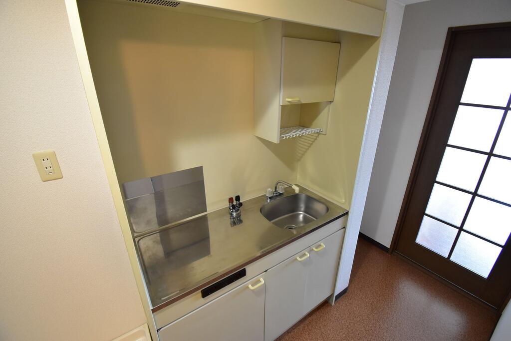 キッチン　※同建物の別のお部屋の写真です。