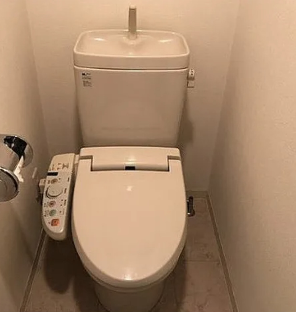 東京メトロ有楽町線 新富町駅 徒歩3分 14階建 築23年のトイレ写真