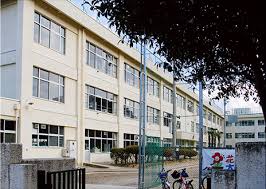 小学校　仙台市立東六番丁小学校（小学校）まで522m