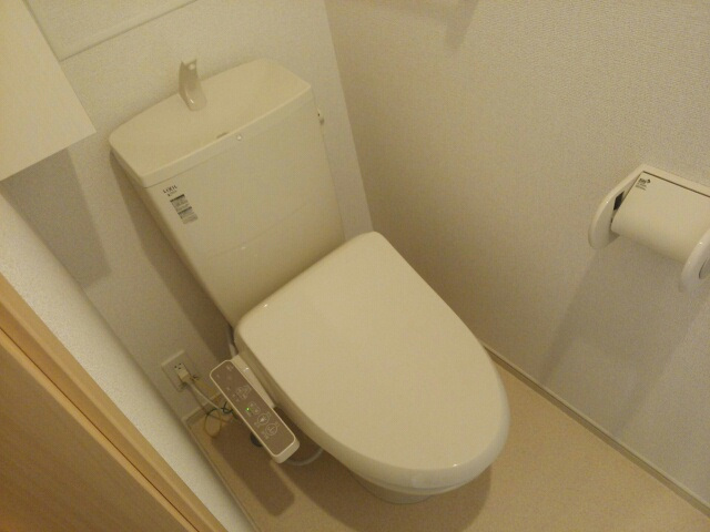 地下鉄長堀鶴見緑地線 門真南駅 徒歩15分 3階建 築11年のトイレ写真