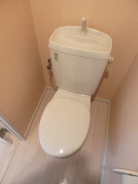 トイレ　もちろんバストイレ別