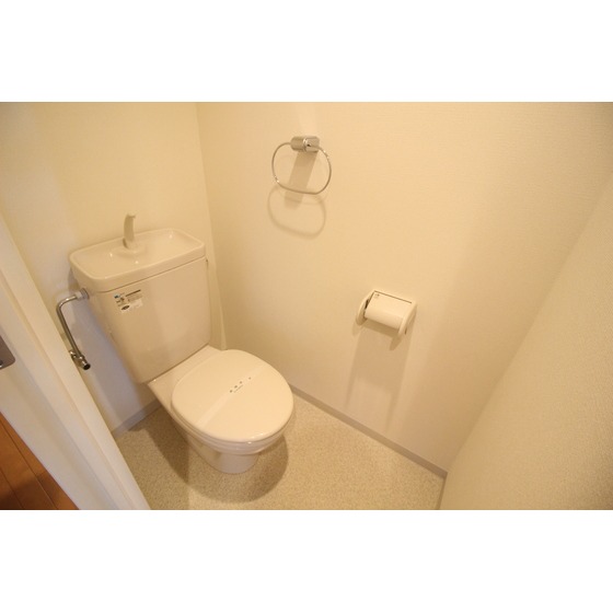 LANAI GARDEN SHINYURI WESTのトイレ写真