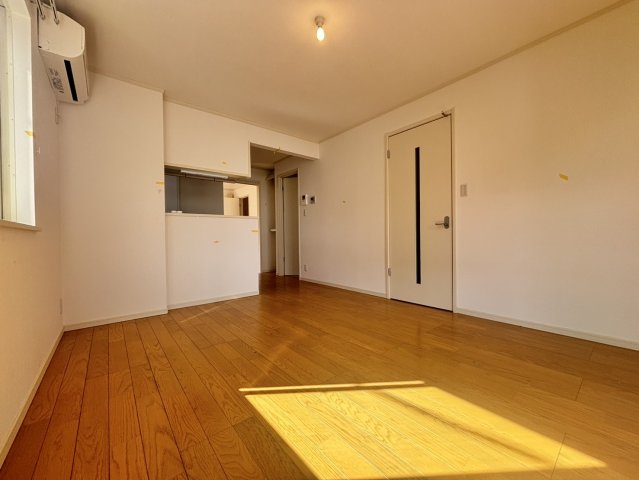 居室・リビング　同物件1階居室参考写真