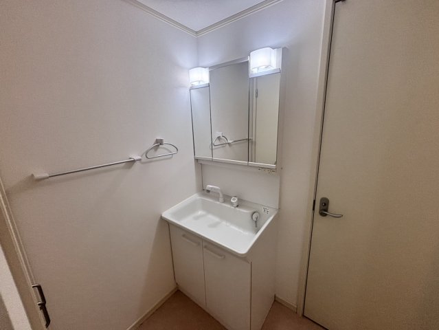 洗面設備　同物件1階居室参考写真