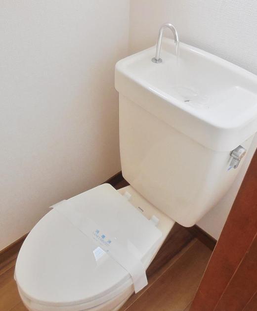山惣西栄町コーポBのトイレ写真