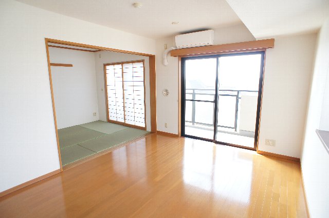 居室・リビング　同タイプのお部屋の画像となります