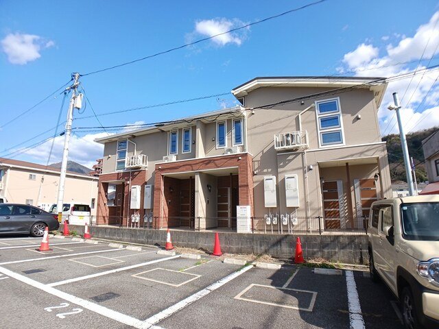 建物外観　落ち着いた雰囲気の外観です