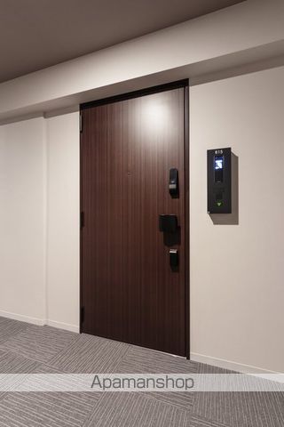 パークアクシス横浜伊勢佐木町通りの玄関写真