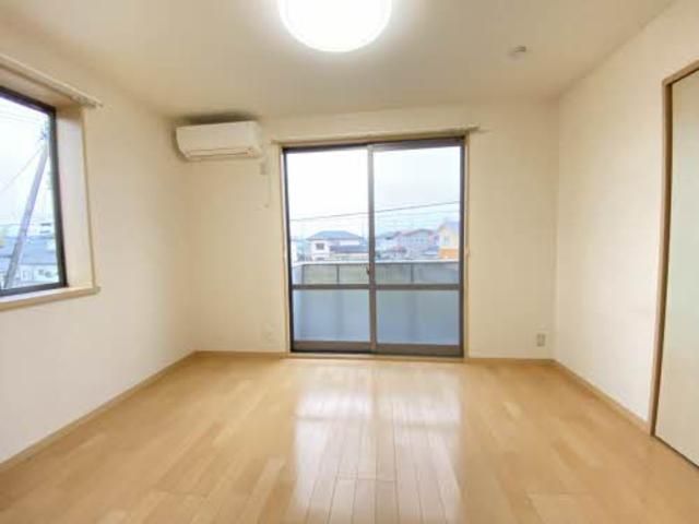 ＪＲ常磐線 原ノ町駅 徒歩38分 2階建 築23年の居間写真