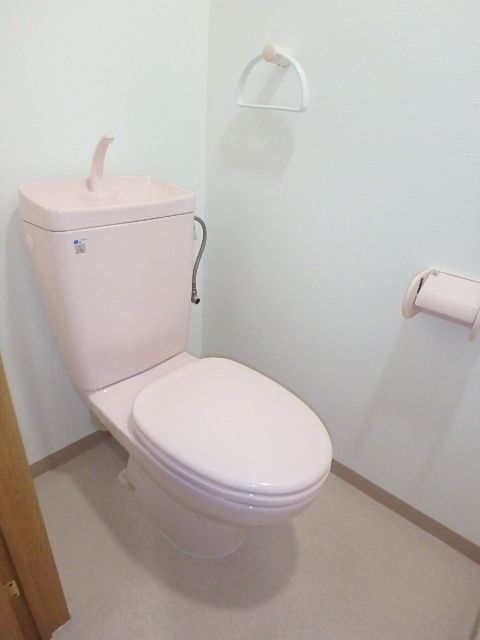 トイレ　バストイレ別　収納棚付き