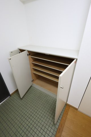 収納　シューズボックス