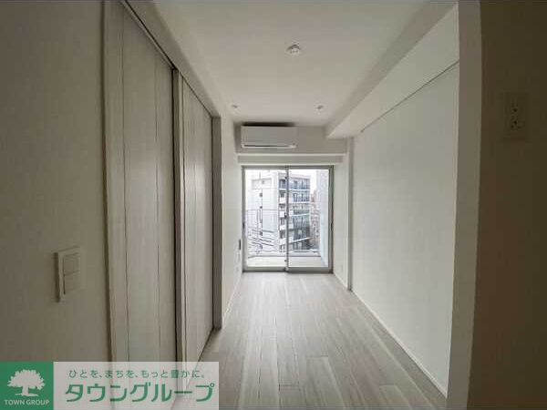 シーズンフラッツ蔵前清澄通りの居間写真