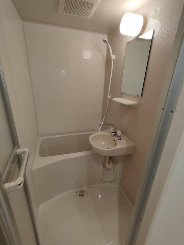 バス・シャワールーム　嬉しいバス・トイレ別