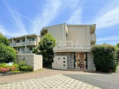 ドルフ喜多見の外観写真