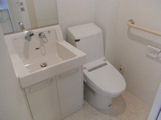 洗面設備　おしゃれなパウダールーム