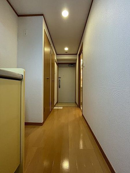 玄関　（別タイプ参考写真）メゾンベール　荒川区西日暮里2