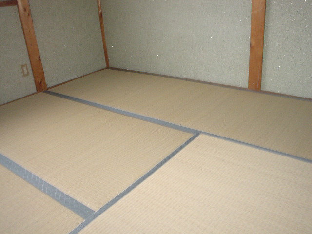 藤田住宅 西棟の居間写真