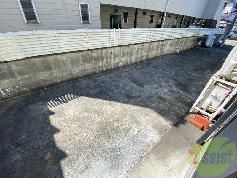 バルコニー　お部屋からの眺めです。青空が見えて気持ちいいですね。