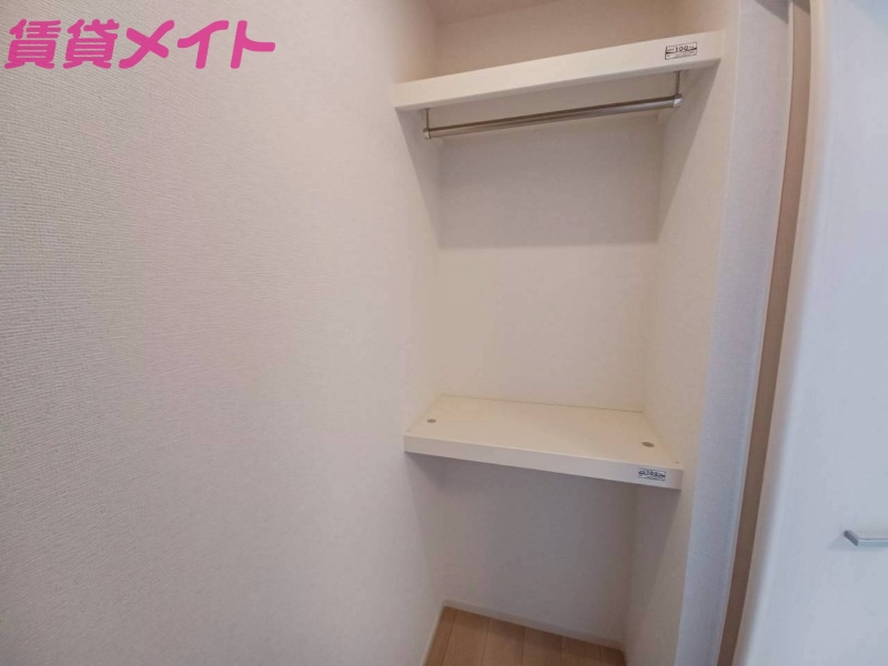 収納　同型反転タイプ画像
