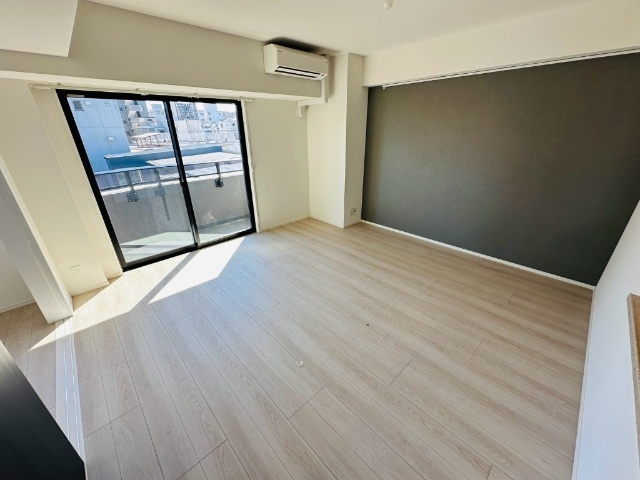居室・リビング　※同タイプ、他の部屋の室内写真です