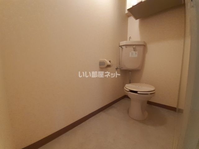 【ロイヤルガーデンＢのトイレ】