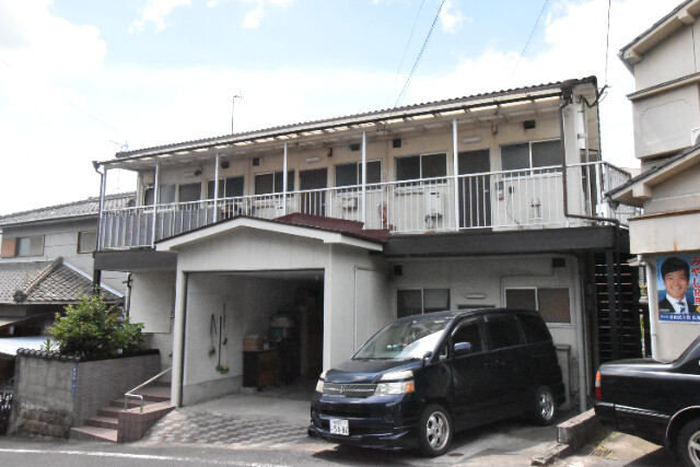 下高原アパートの建物外観