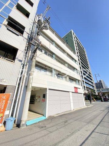 大阪市淀川区西中島のマンションの建物外観