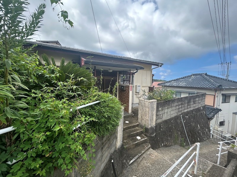 高丘河本平屋の建物外観