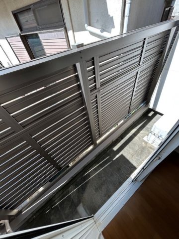 バルコニー　バルコニーからの眺めを楽しみながら食事をしませんか