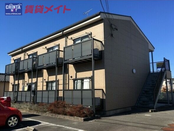 度会郡玉城町勝田のアパートの建物外観