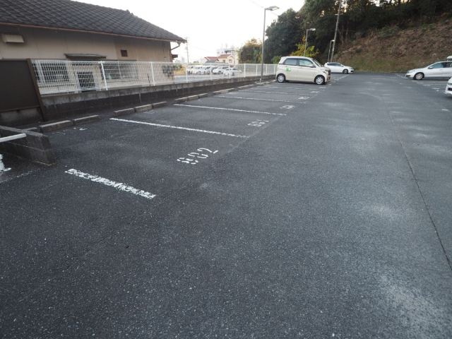 駐車場　敷地内駐車場